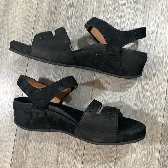 ABEO Gabrielle Black Wedge Leather Rhinestone Detail Adjustable Sandals size 10 - Picture 8 of 12